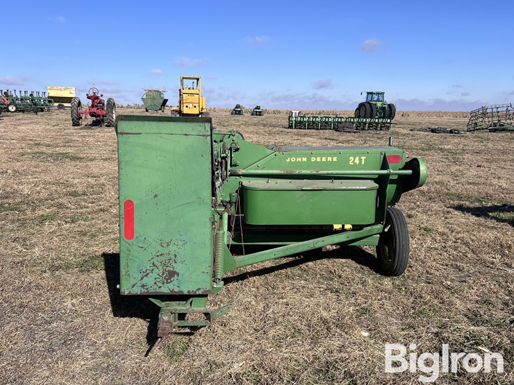 john-deere-24t-image-6