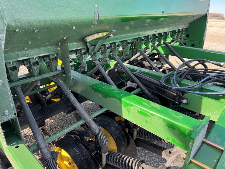 john-deere-750-image-14