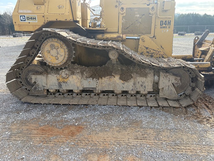 caterpillar-d4h-image-8