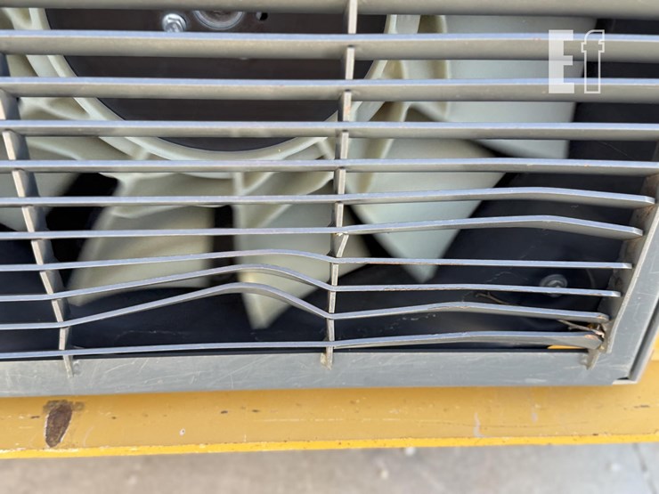 2017-deere-331g-image-31