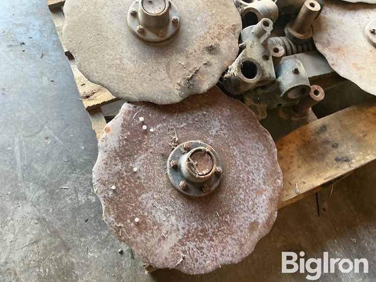 fertilizer-opening-disks-image-12