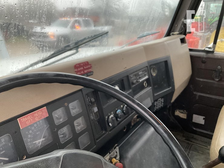 international-4900-image-8