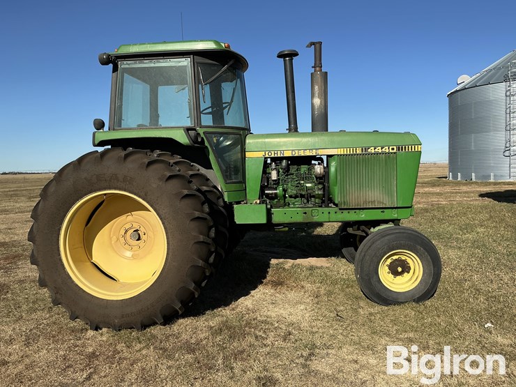 john-deere-4440-image-4