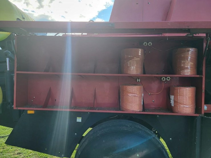 new-holland-590-image-25