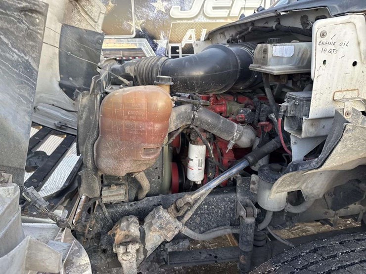 2011-ford-f650-image-23