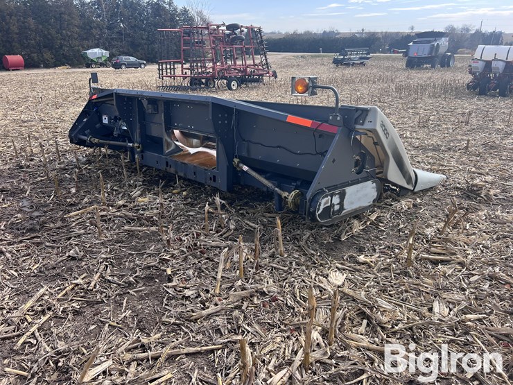 2010-gleaner-gl3000-6-6r30”-corn-head-image-5
