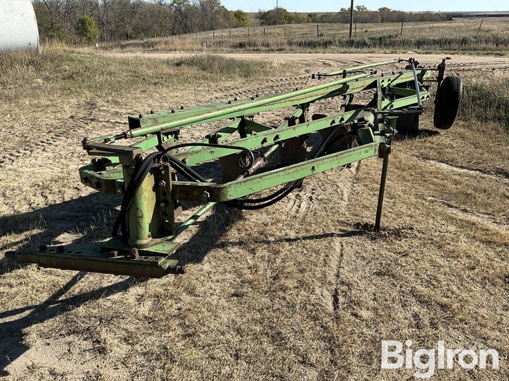 john-deere-6-image-1