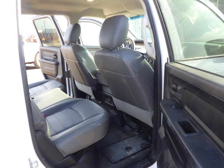 2016-dodge-1500-image-8