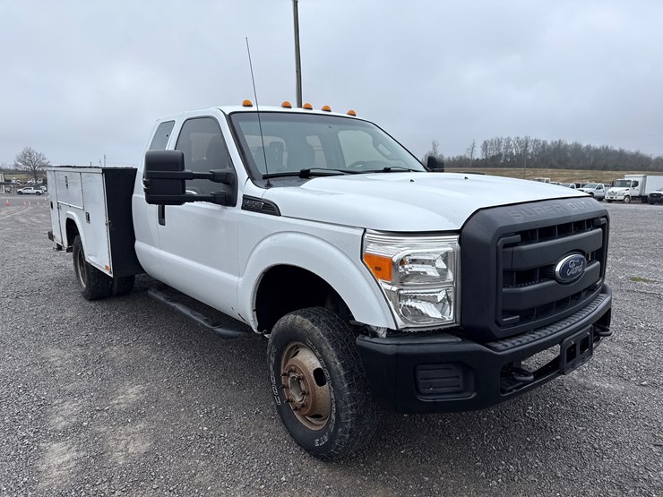 ford-f350-xl-image-2