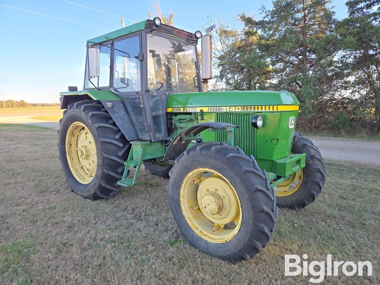 john-deere-3140-image-3