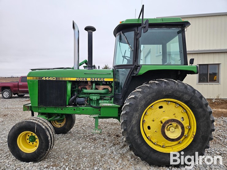john-deere-4440-image-8