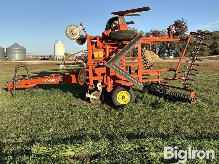 richardson-ae4-35-4-image-8