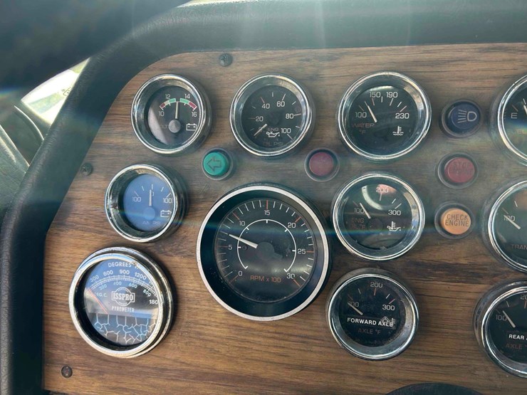 western-star-4964f-image-81