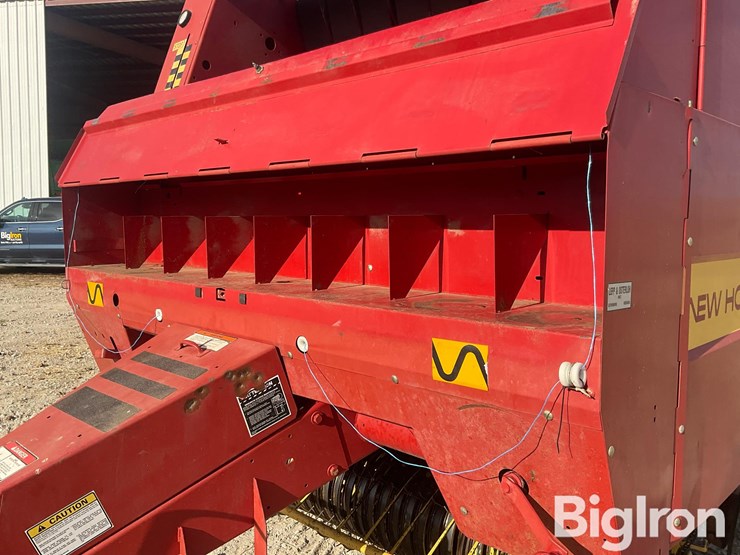 new-holland-660-image-17