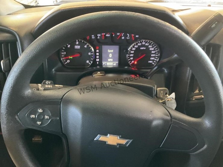 2015-chevrolet-silverado-2500-image-18