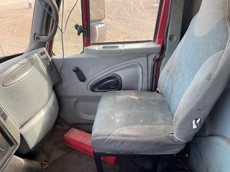 international-7400-image-29