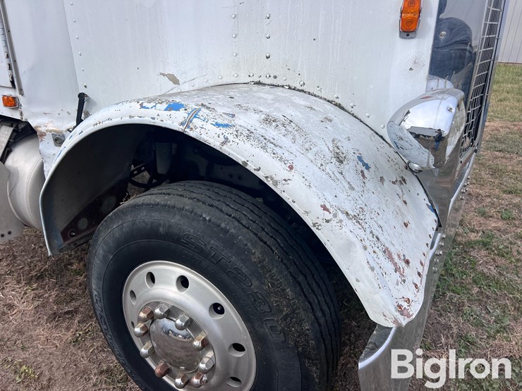 freightliner-flc120-image-19