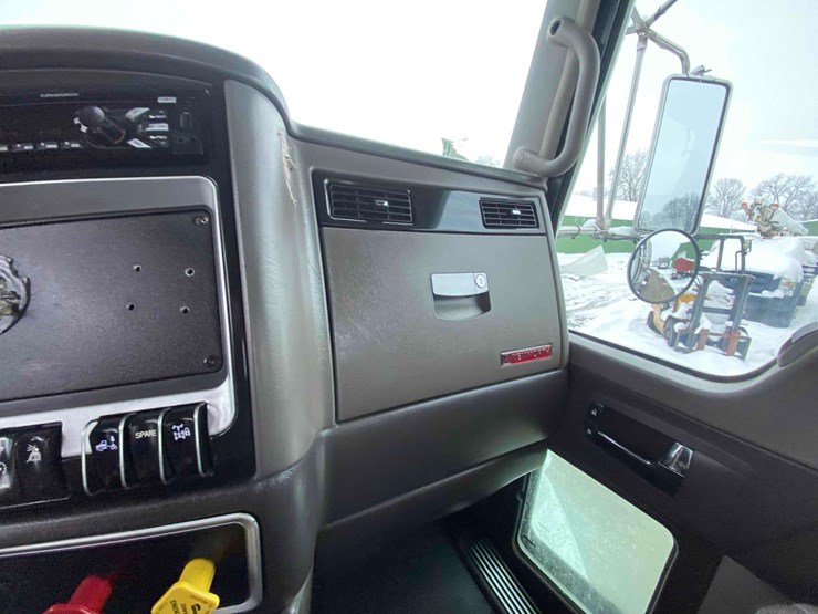 2016-kenworth-t400-image-53