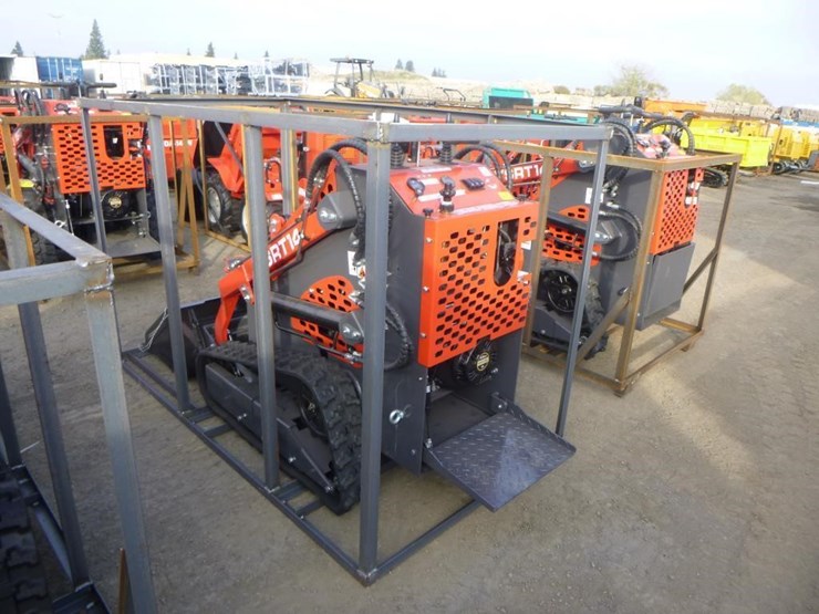 2025-agt-ysrt14-skid-steer-track-loader-image-4