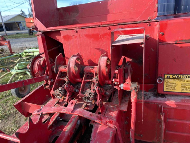 new-holland-316-image-23