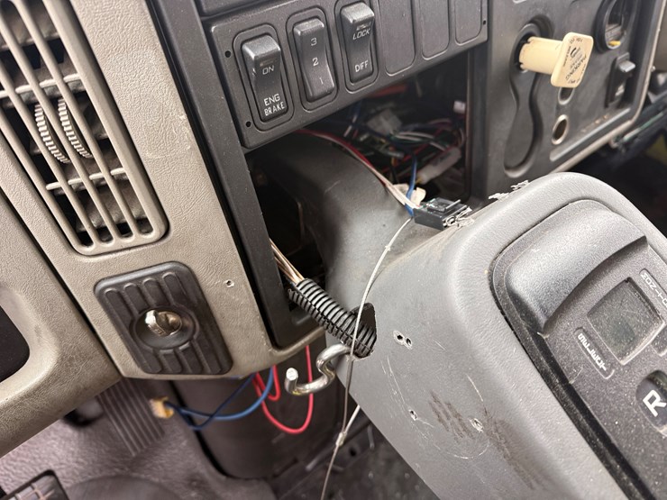 international-durastar-4300-image-37