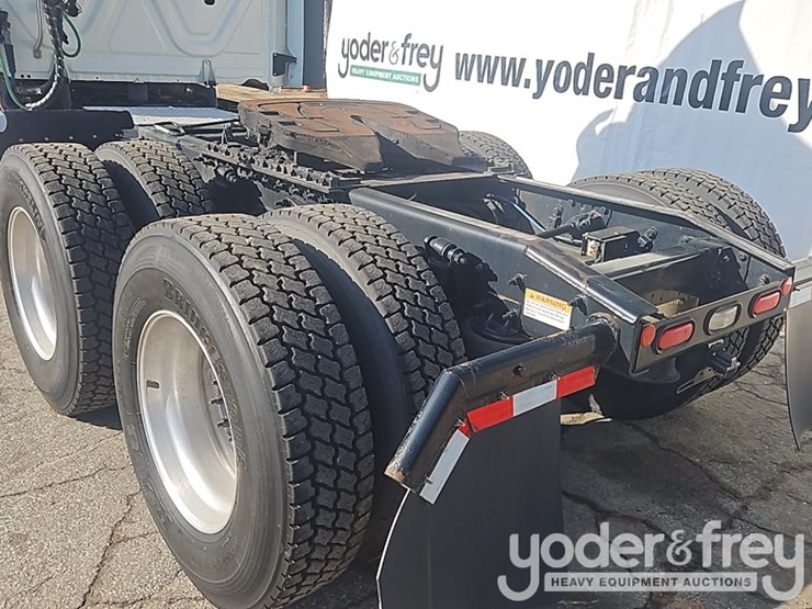 2018-freightliner-cascadia-image-32