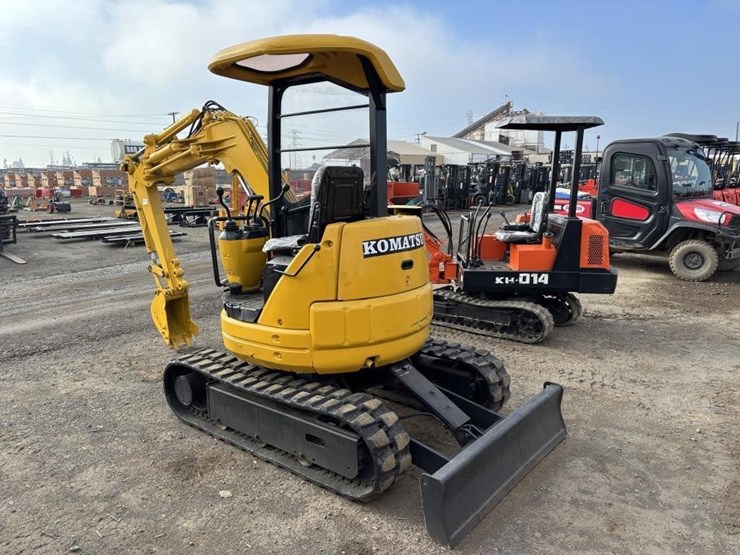 komatsu-pc12uu-2-image-4