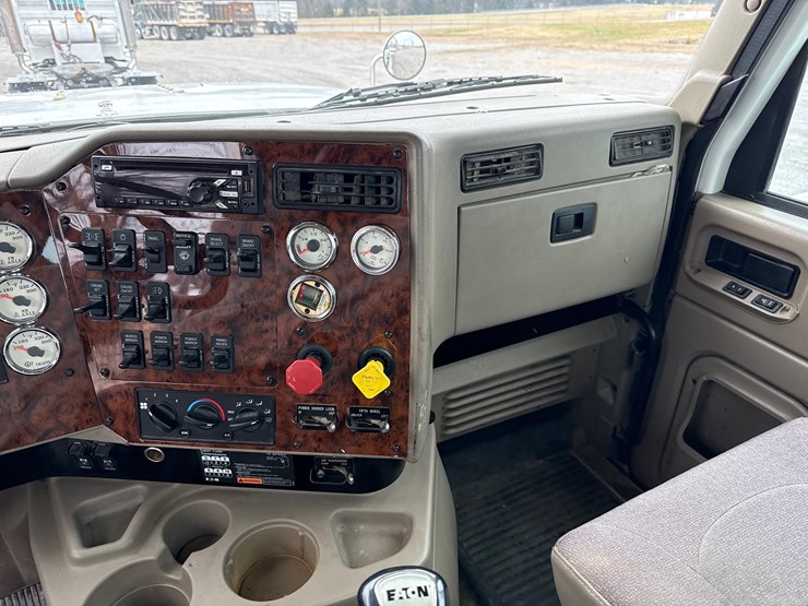2016-international-9900i-image-28