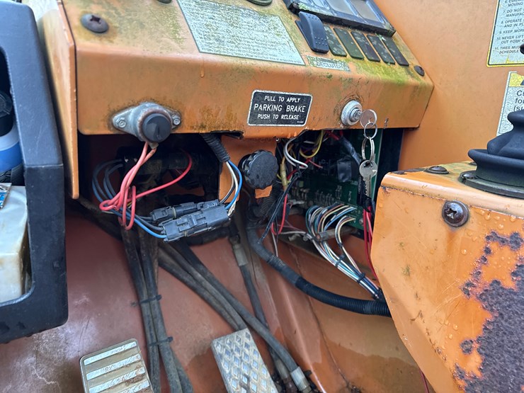 lull-644b-42-image-21