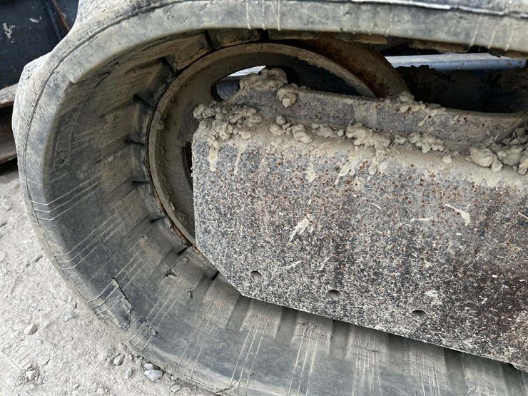 2010-john-deere-60d-image-16