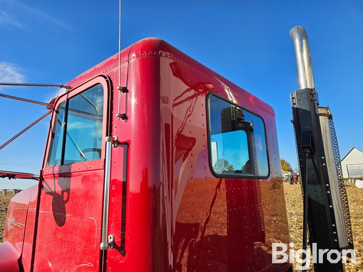 freightliner-fld120-image-19