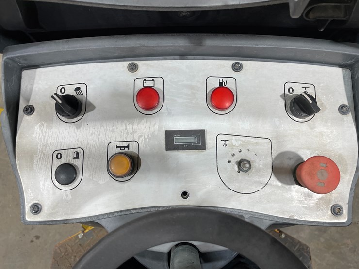 2014-bomag-bw900-50-image-26