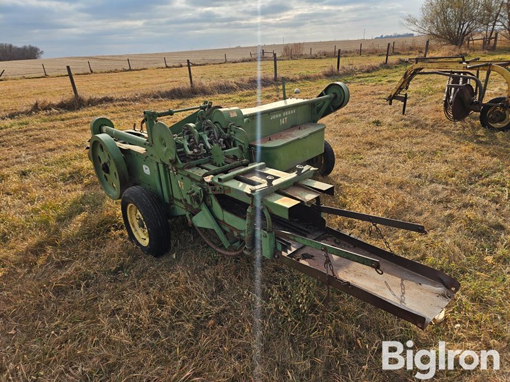 john-deere-14t-image-7