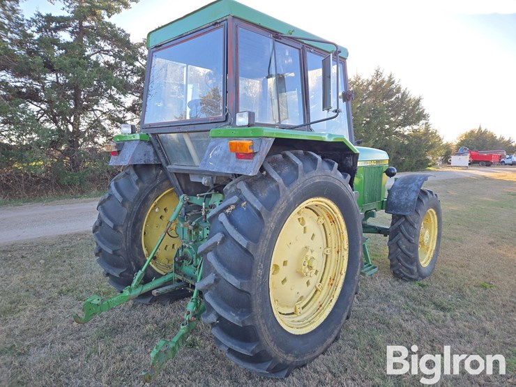 john-deere-3140-image-5