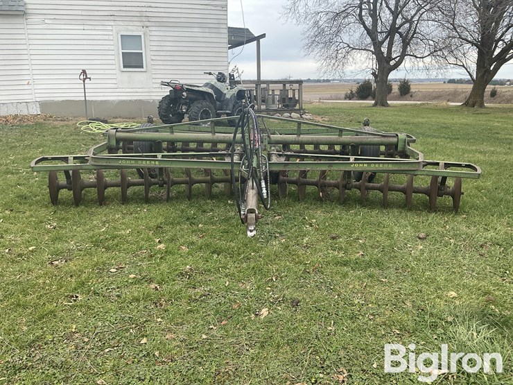 john-deere-14-image-2