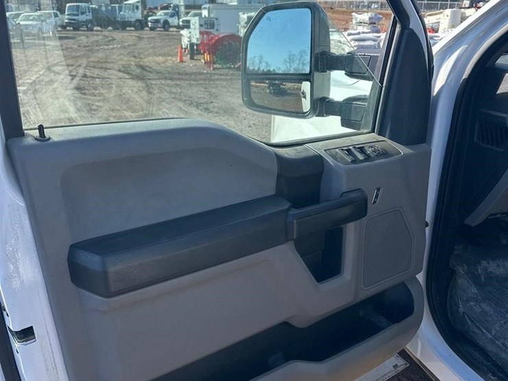 ford-f350-xl-image-22