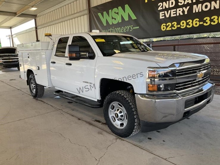 2015-chevrolet-silverado-2500-image-2