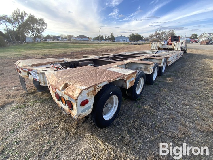 1976-holt-hlf-70-quad/a-folding-neck-trailer-image-5