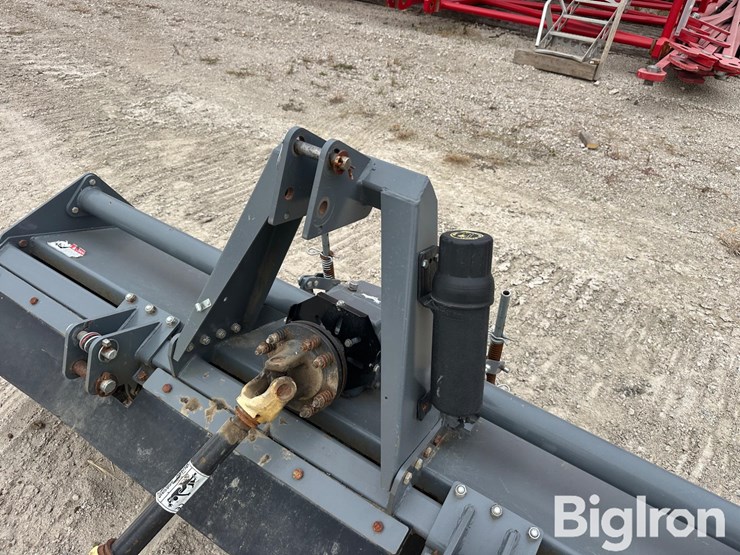 caterpillar-12-image-12