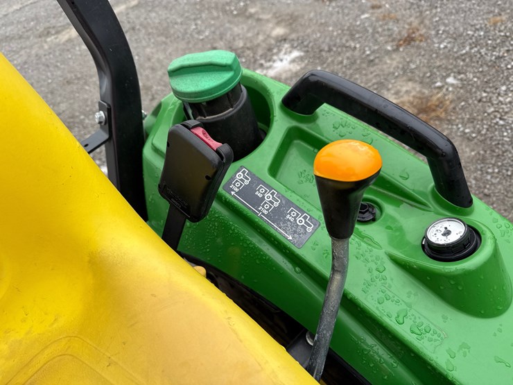 john-deere-1023e-image-24