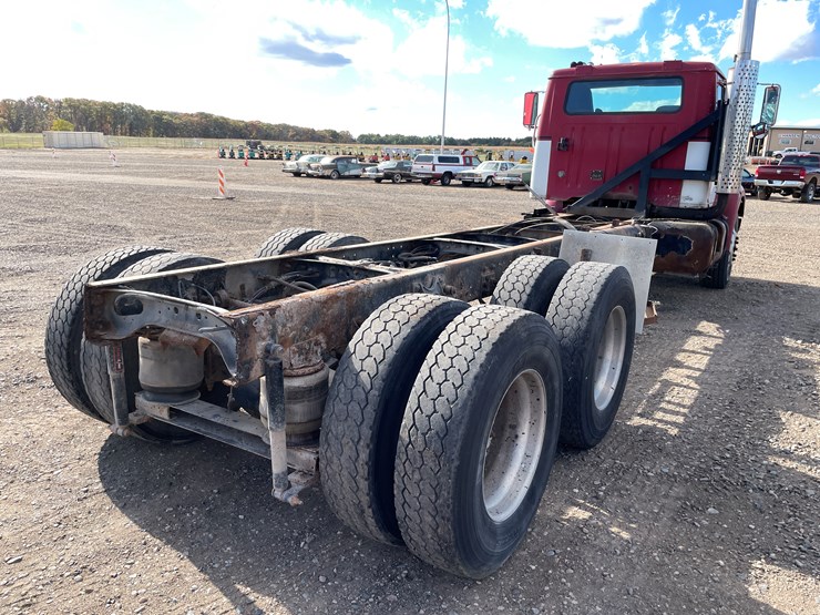 #1108-•-1996-international-cab-and-chassis-(has-mn-title)-image-5