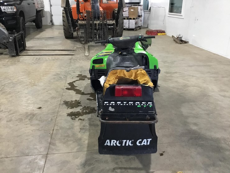 #2352-•-artic-cat-370-snowmobile*-image-20