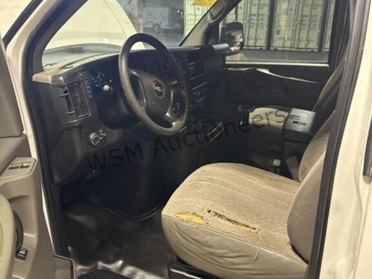 2015-chevrolet-express-2500-image-30