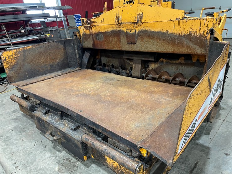 #7469-•-2002-l700-st-leeboy-asphalt-paver-image-9