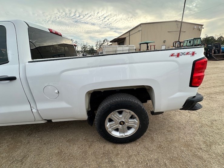 2016-chevrolet-2500-image-11