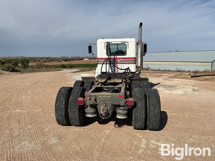 2000-freightliner-fld112-image-6