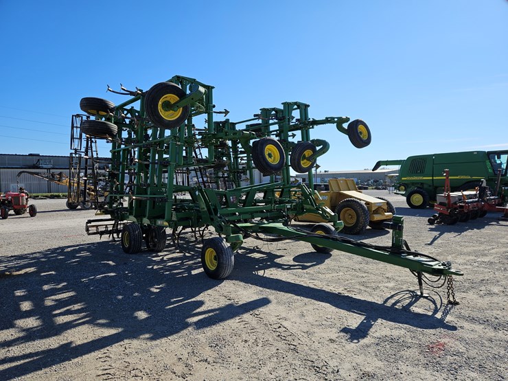 john-deere-2210-image-16