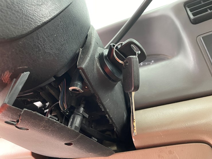 #1165-•-2000-ford-f250-pickup-truck-**non-runner**-(has-mn-title)-image-24