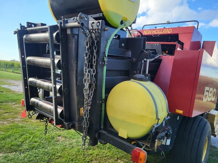 new-holland-590-image-33