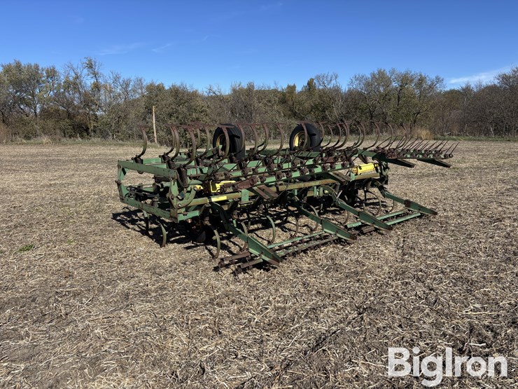 john-deere-1010-image-7